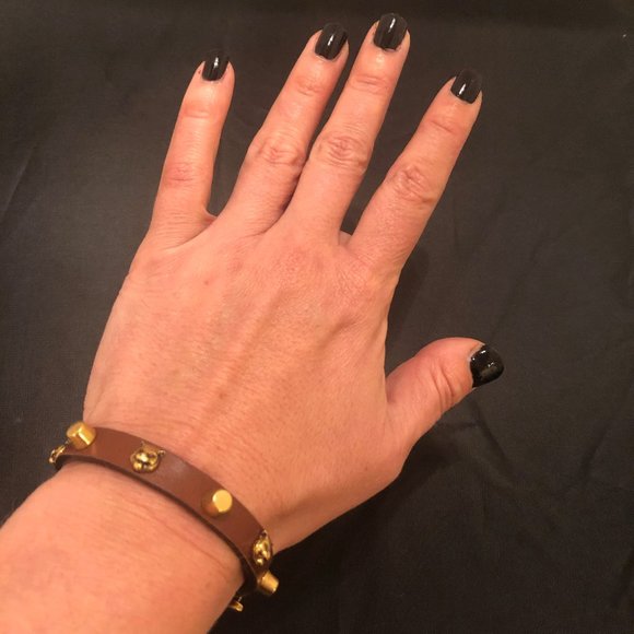 Gucci Studded Feline Head Leather Bracelet in Brow - Picture 7 of 13